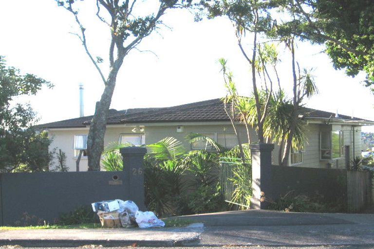 Photo of property in 2/26 Montgomery Avenue, Rothesay Bay, Auckland, 0630