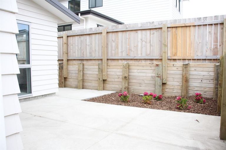 Photo of property in 27 Farnworth Terrace, Churton Park, Wellington, 6037