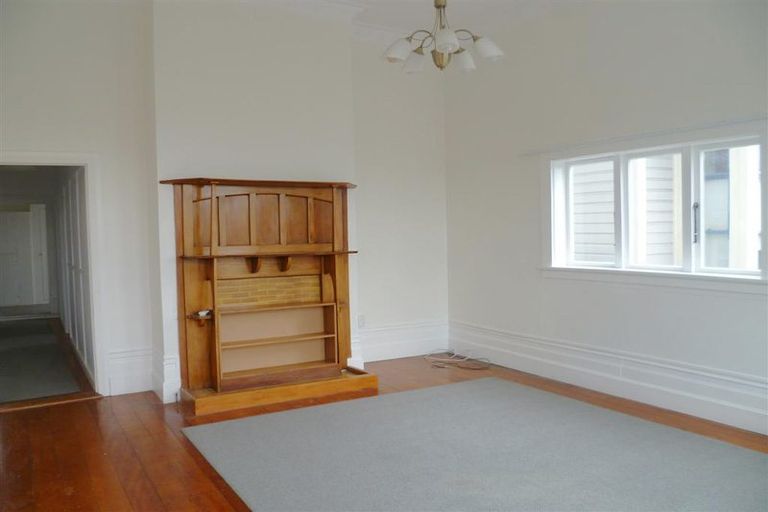 Photo of property in 15 Kenwyn Terrace, Newtown, Wellington, 6021