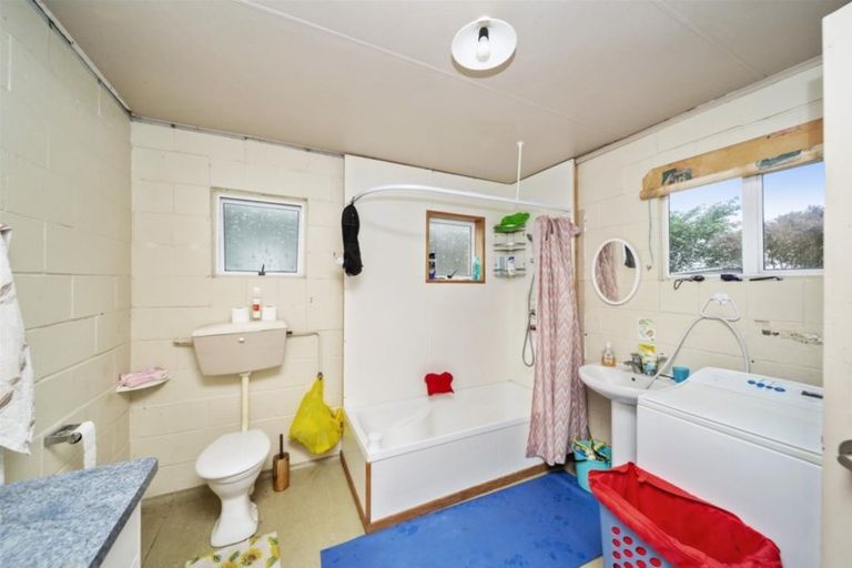 Photo of property in 14 Barclay Road, Okaiawa, Hawera, 4671