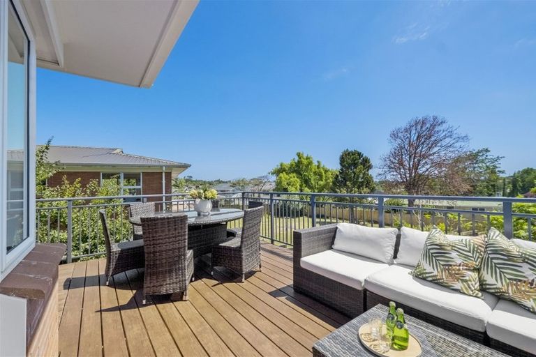 Photo of property in 14 Paulange Place, Pakuranga Heights, Auckland, 2010