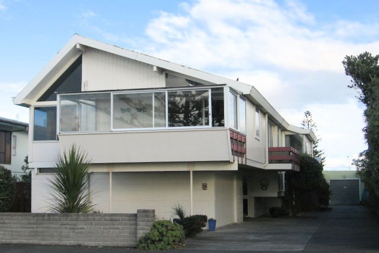 Photo of property in 2/27 The Esplanade, Westshore, Napier, 4110