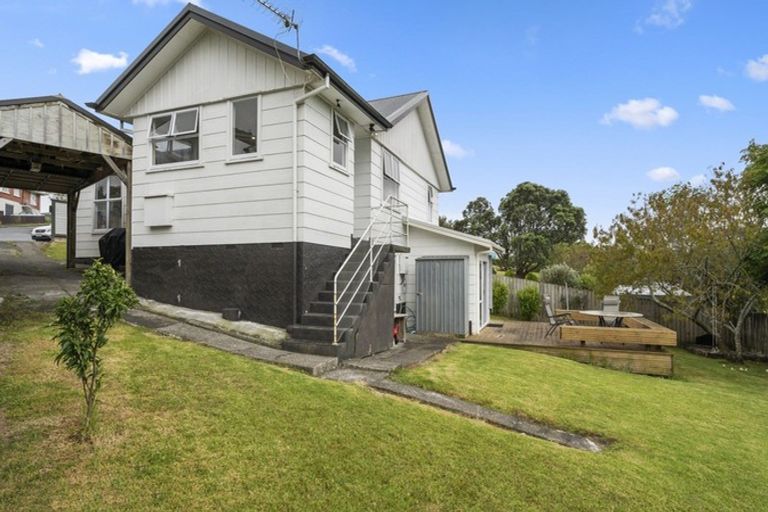 Photo of property in 9 Anson Place, Westown, New Plymouth, 4310