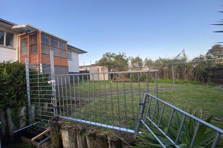 Photo of property in 99 Archmillen Avenue, Pakuranga Heights, Auckland, 2010