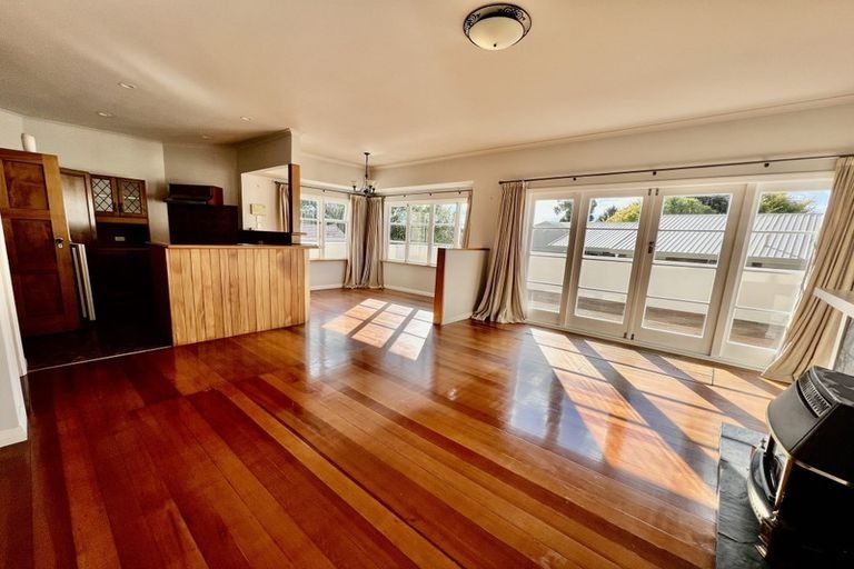 Photo of property in 120 Forest Lake Road, Forest Lake, Hamilton, 3200