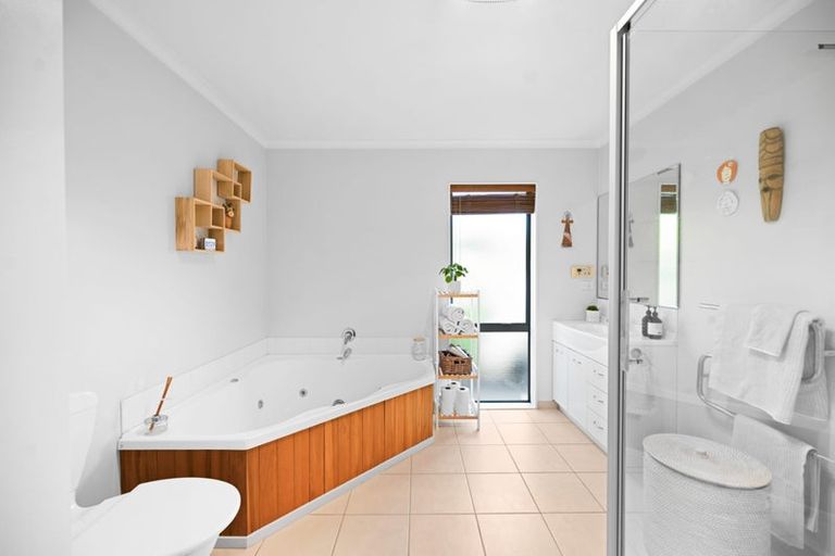 Photo of property in 27 Saint James Drive, Huntington, Hamilton, 3210