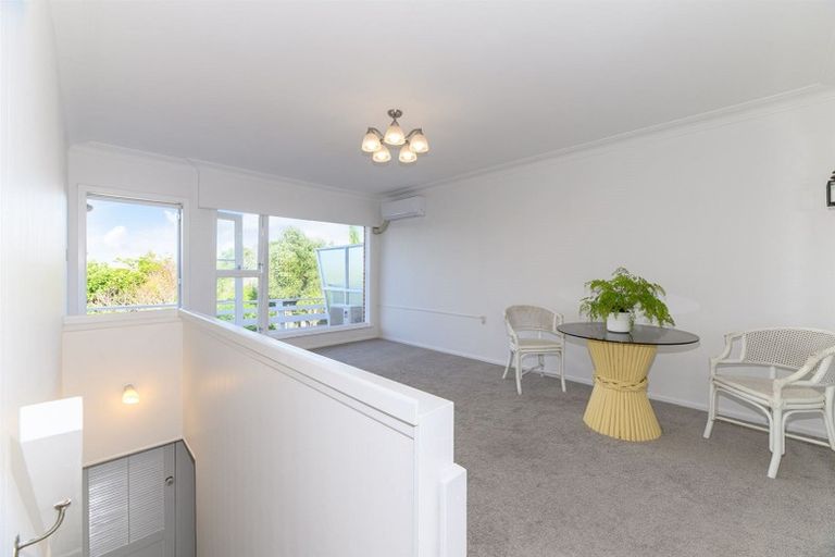 Photo of property in 1/38 Holland Road, Hillcrest, Auckland, 0627