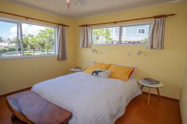 Photo of property in 22 Seaview Road, Cable Bay, 0420