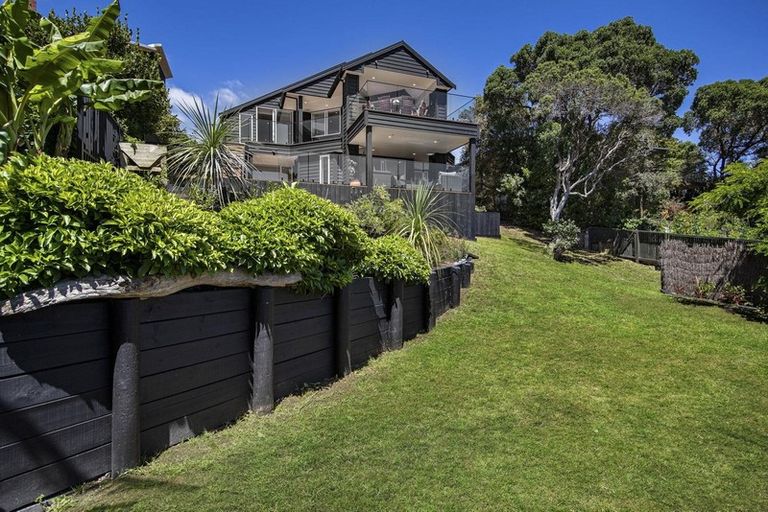 Photo of property in 208 Vipond Road, Stanmore Bay, Whangaparaoa, 0932