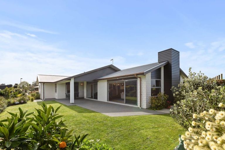 Photo of property in 16 Kilsby Place, Levin, 5510