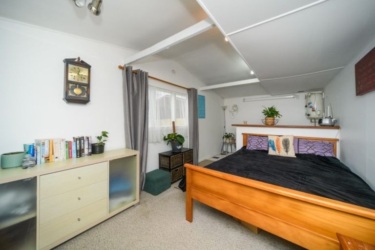 Photo of property in 15 Suzanne Grove, Kelvin Grove, Palmerston North, 4414