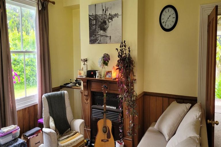 Photo of property in 17 Mouatt Street, Waitara, 4320