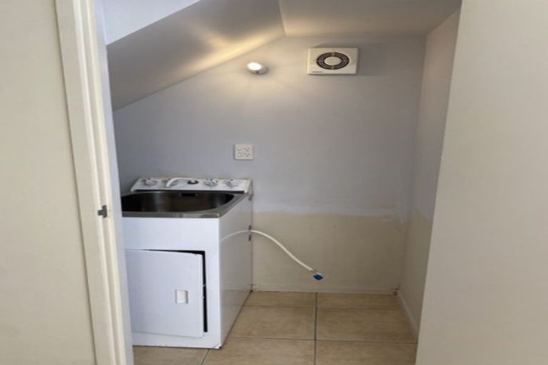 Photo of property in 39 Tiri Tiri Road, Birkdale, Auckland, 0626