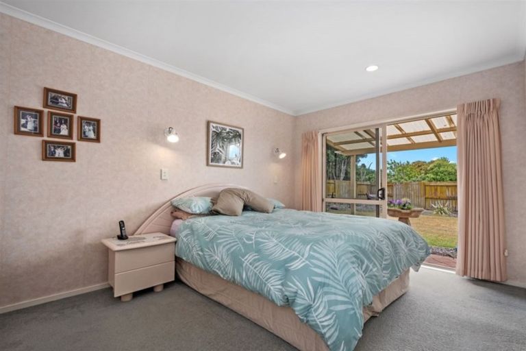 Photo of property in 6 Sequoia Grove, Mount Maunganui, 3116