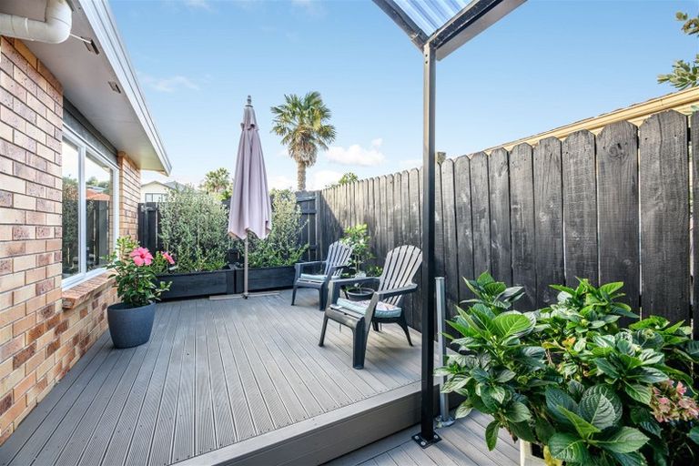 Photo of property in 6 San Bernadino Drive, Henderson, Auckland, 0612