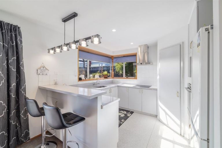 Photo of property in 24 Takaro Avenue, Sockburn, Christchurch, 8042