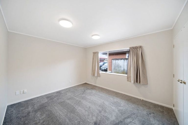 Photo of property in 100 Crawford Avenue, Mangere Bridge, Auckland, 2022