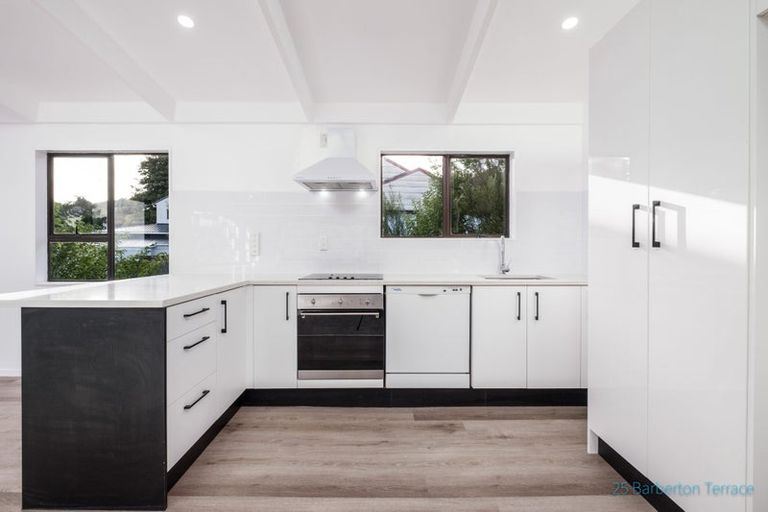 Photo of property in 25 Barberton Terrace, Red Hill, Papakura, 2110