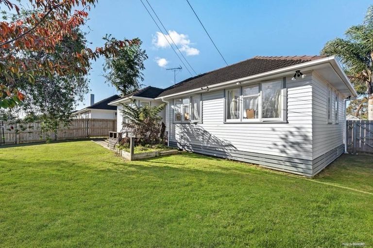 Photo of property in 6 Salas Place, Papakura, 2110