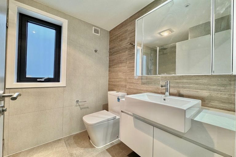 Photo of property in 40 Farranfore Road, Opaheke, 2113