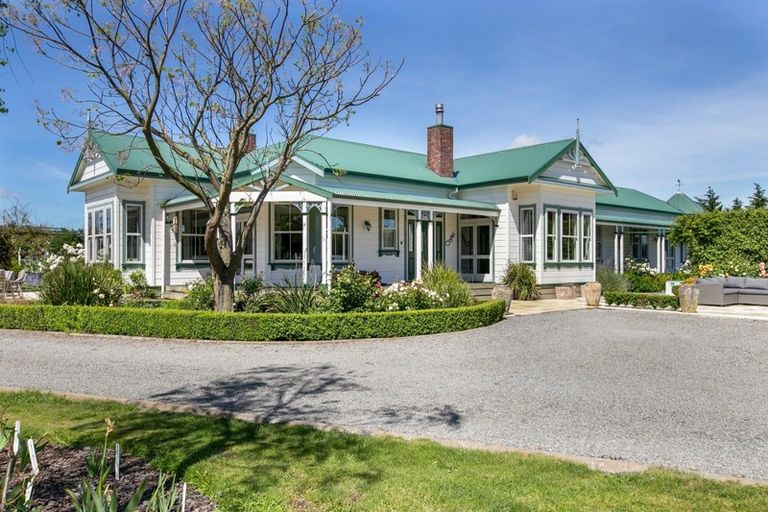 Photo of property in 121 Ferry Road, Martinborough, 5711