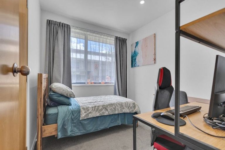 Photo of property in 2/22 Mathesons Road, Phillipstown, Christchurch, 8011