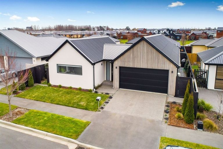 Photo of property in 6 David Buist Crescent, Halswell, Christchurch, 8025