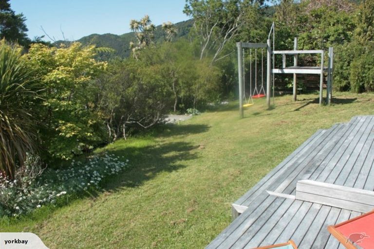 Photo of property in 47 Waitohu Road, York Bay, Lower Hutt, 5013