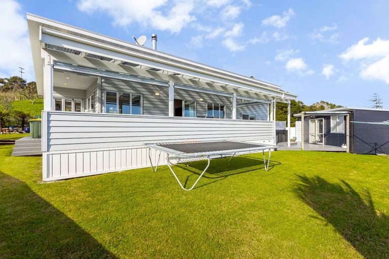 Photo of property in 101 Waikoukou Valley Road, Waimauku, 0882