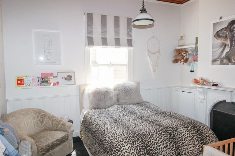 Photo of property in 12 Richmond Avenue, Northcote Point, Auckland, 0627