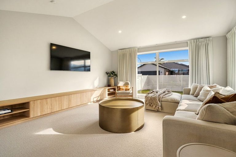 Photo of property in 2 Serrata Close, Papamoa Beach, Papamoa, 3118
