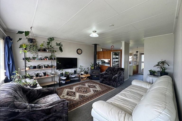 Photo of property in 9 Calgher Avenue, Waitara, 4320