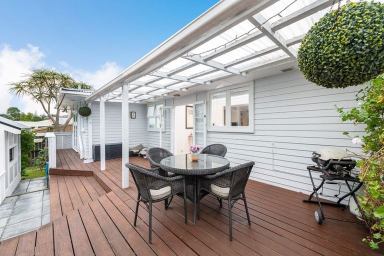 Photo of property in 21 Chartwell Avenue, Glenfield, Auckland, 0629