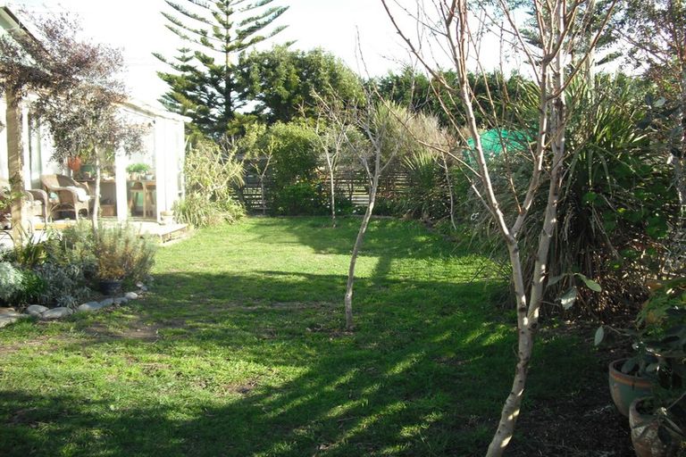 Photo of property in 41 Nuku Street, Tangimoana, 4822