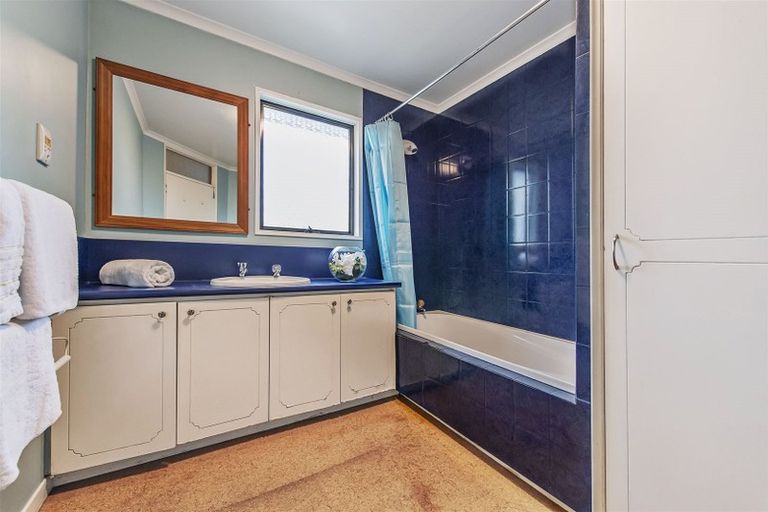 Photo of property in 2/47 Strowan Road, Strowan, Christchurch, 8052