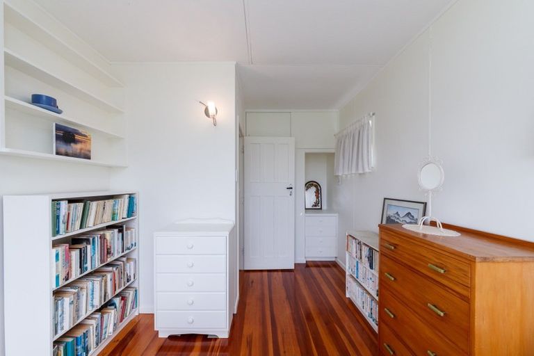 Photo of property in 8 Hunia Street, Marton, 4710