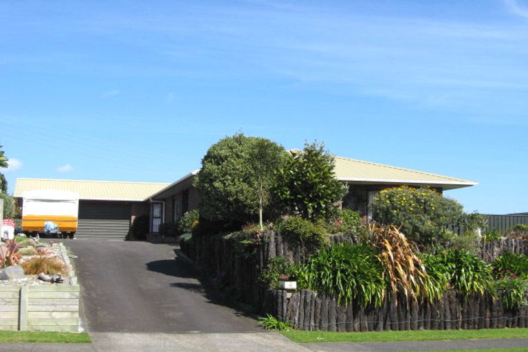 Photo of property in 4 Ash Place, Whalers Gate, New Plymouth, 4310