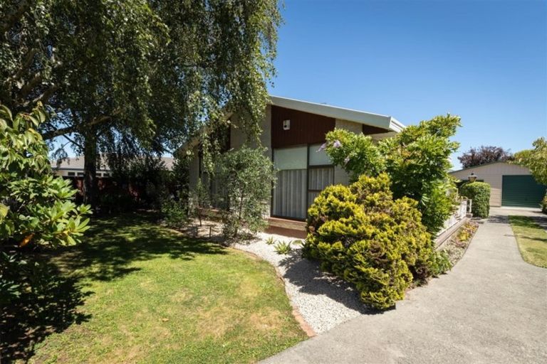 Photo of property in 219 Main North Road, Redwood, Christchurch, 8051