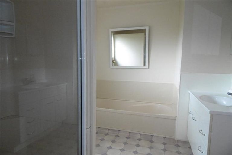 Photo of property in 2/32 Nigel Road, Browns Bay, Auckland, 0630