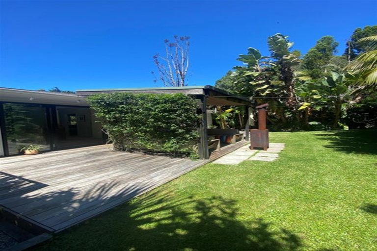 Photo of property in 153 Laingholm Drive, Laingholm, Auckland, 0604