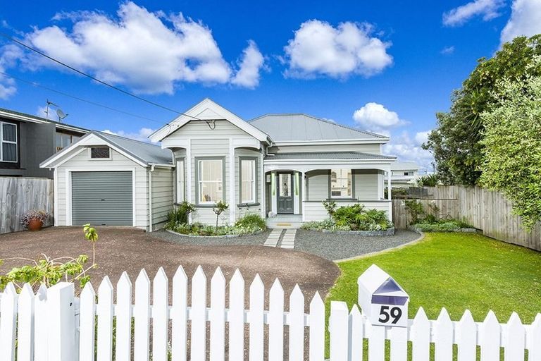 Photo of property in 59 Lake Road, Devonport, Auckland, 0624