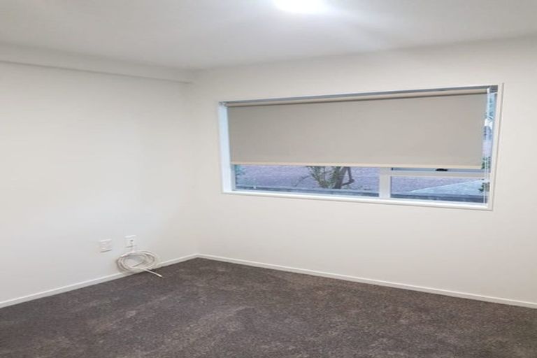 Photo of property in 35 Simon Ellice Drive, Bayview, Auckland, 0629
