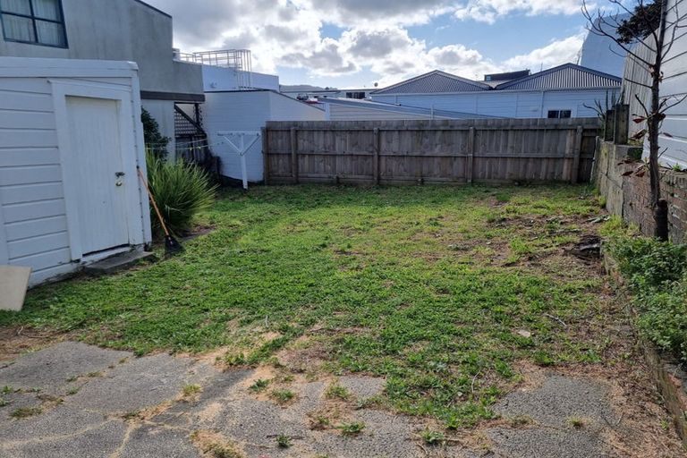 Photo of property in 5 Brown Street, Mount Cook, Wellington, 6021