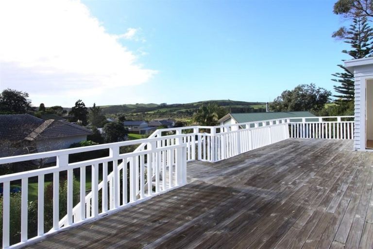 Photo of property in 42 Everard Avenue, Army Bay, Whangaparaoa, 0930