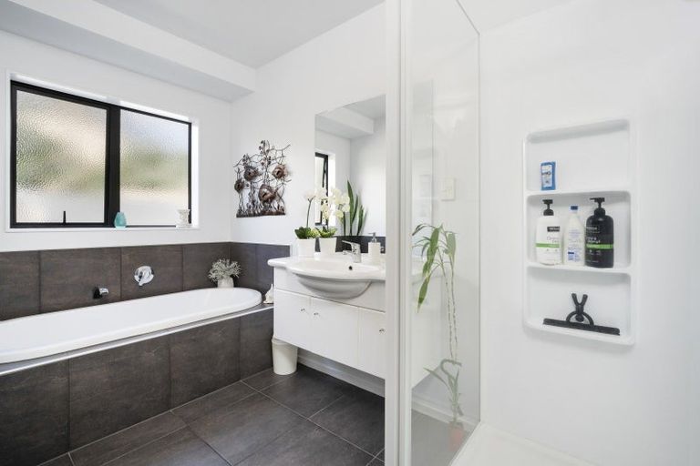 Photo of property in 27 Garvan Glen, Pyes Pa, Tauranga, 3112