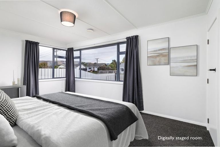 Photo of property in 1 Holmes Street, Waimate, 7924