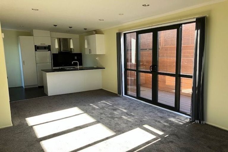 Photo of property in 43 Taioma Crescent, Te Atatu Peninsula, Auckland, 0610