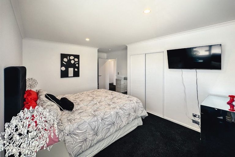 Photo of property in 39 Vivian Street, Burwood, Christchurch, 8083