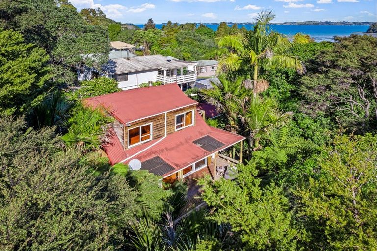 Photo of property in 35 Clinton Road, Tawharanui Peninsula, Matakana, 0986