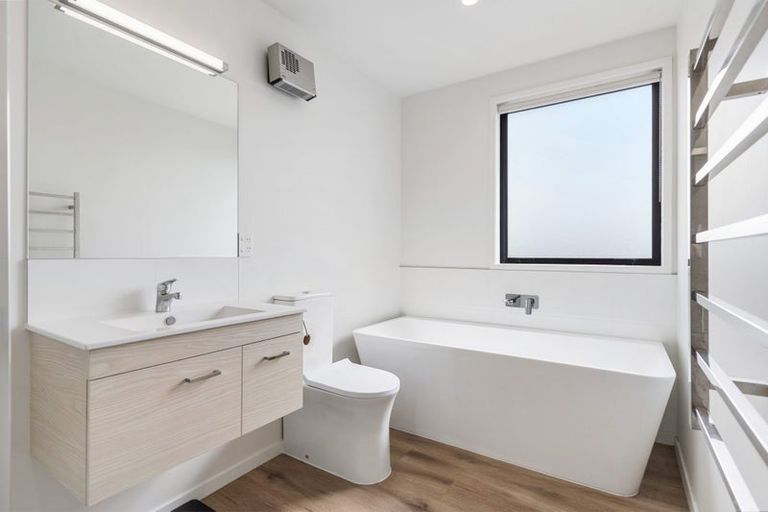 Photo of property in 37 Cessna Crescent, Mangere, Auckland, 2022